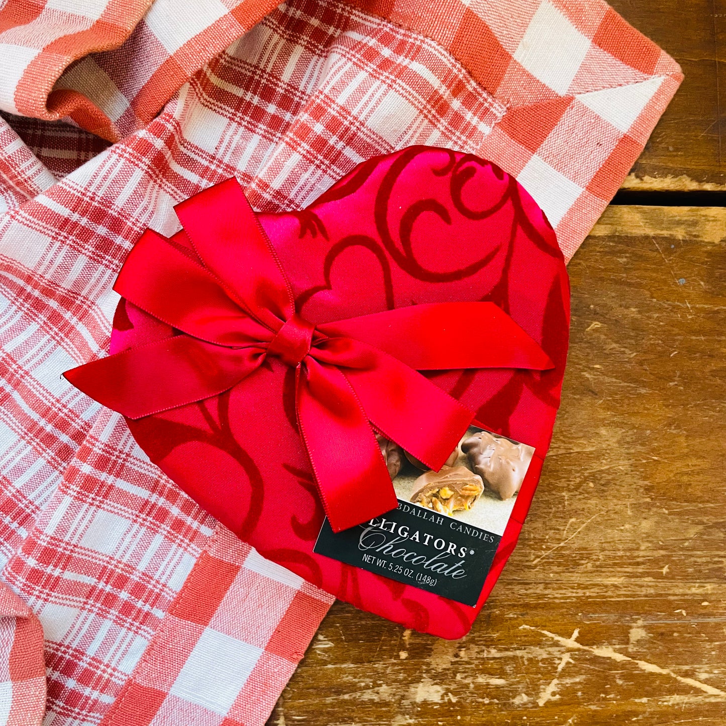 Alligator Fancy Heart Box