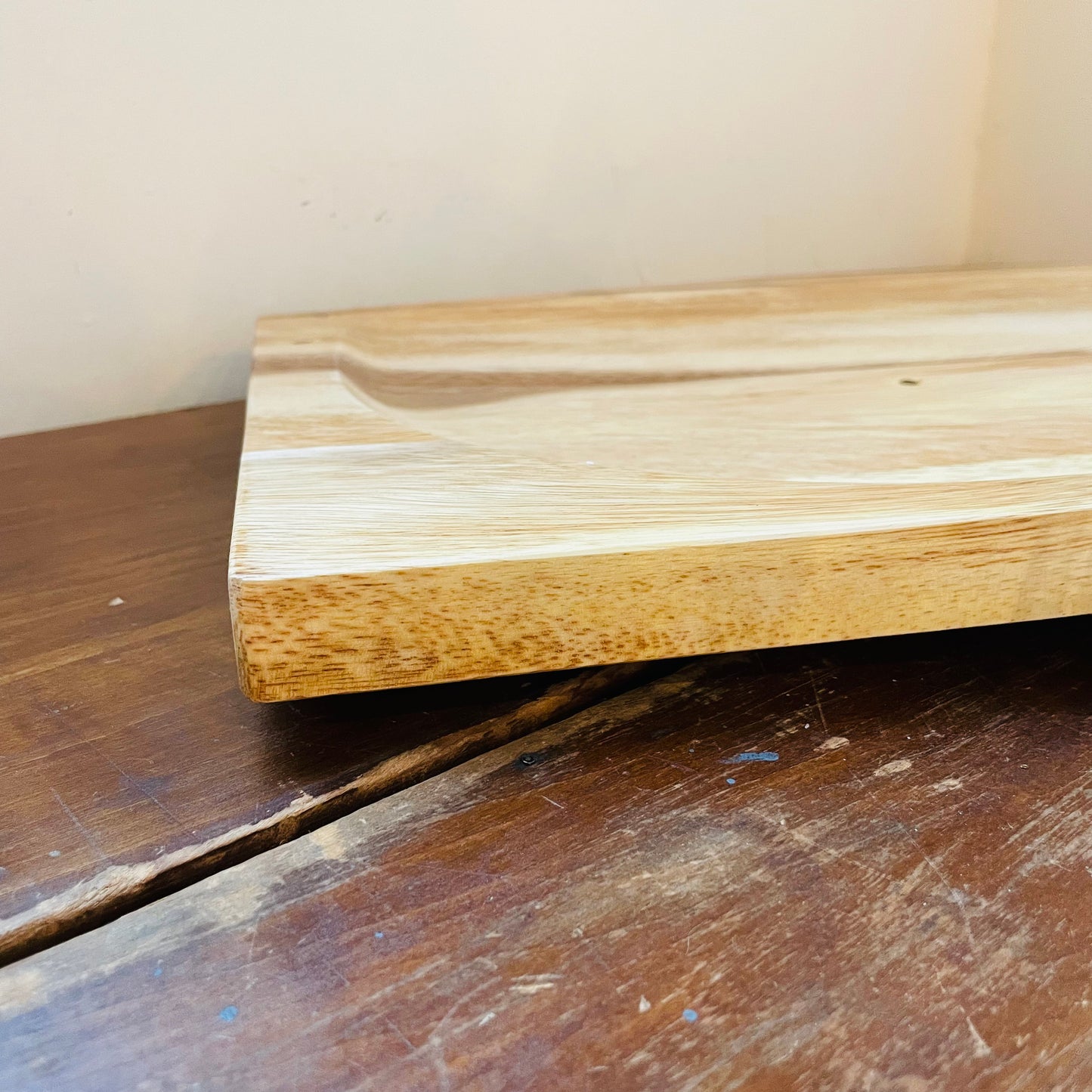 Footed Suar Wood Slanted Board