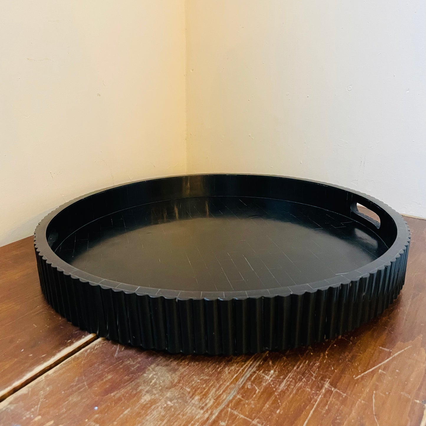 Black Round Resin Ribbed Tray