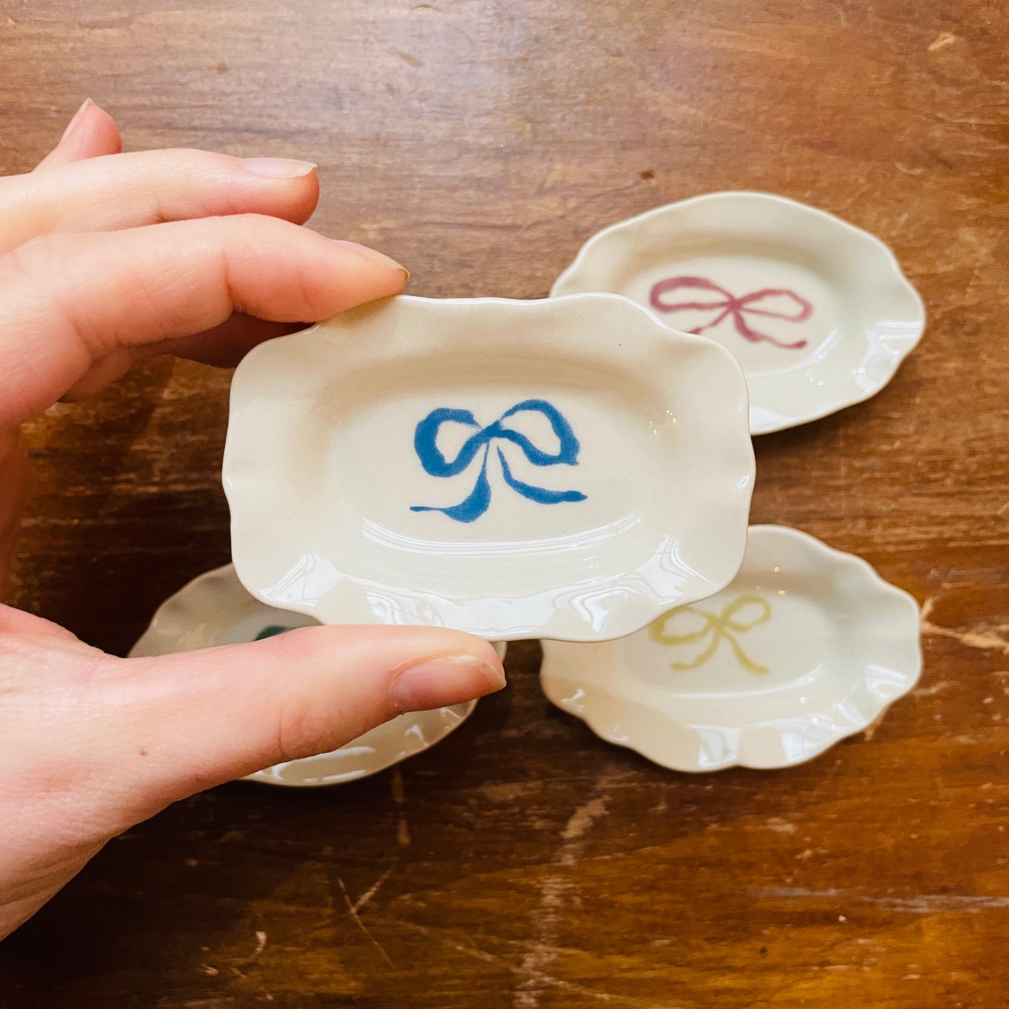 Stoneware Scalloped Dish with Bow