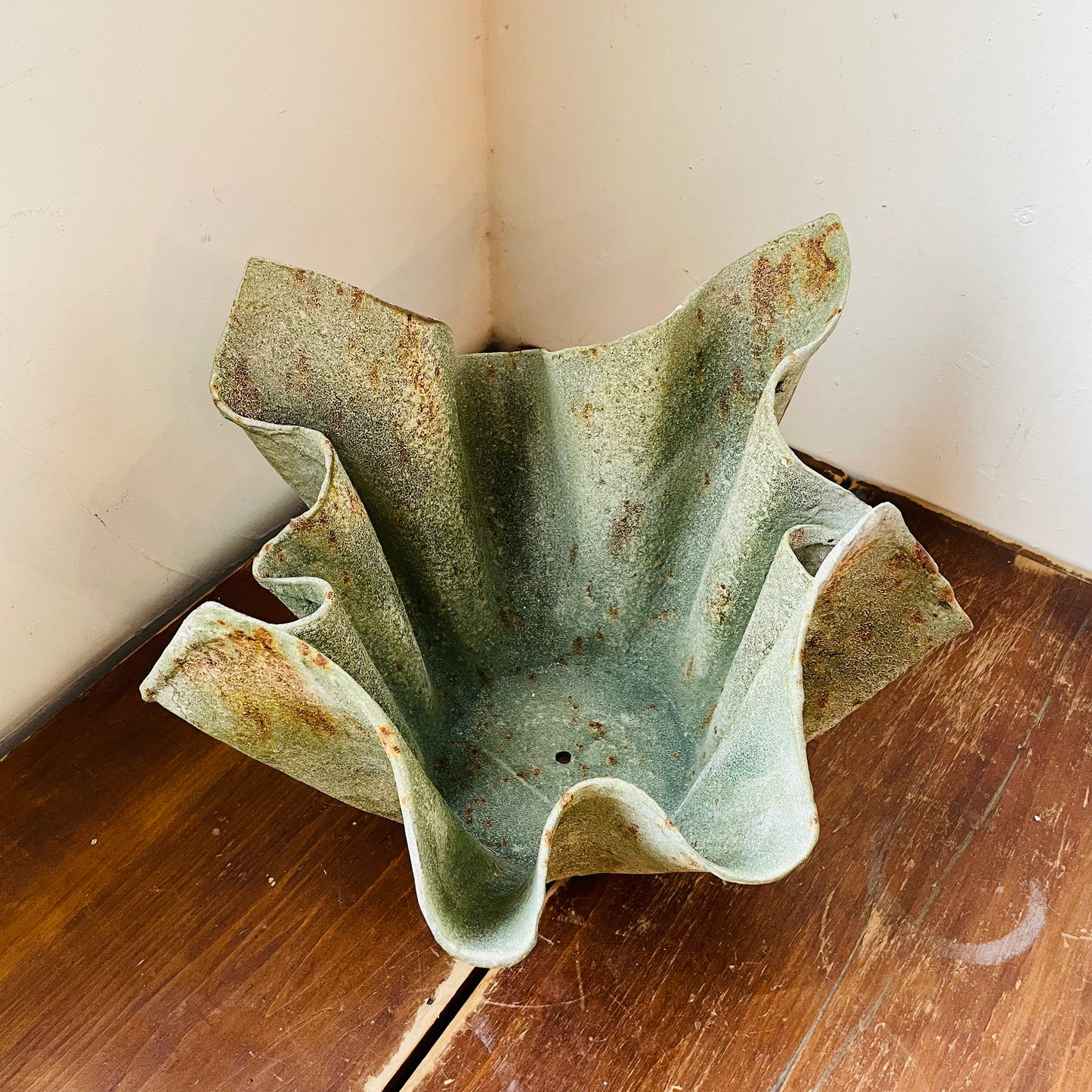 Green Mouchoir Planter