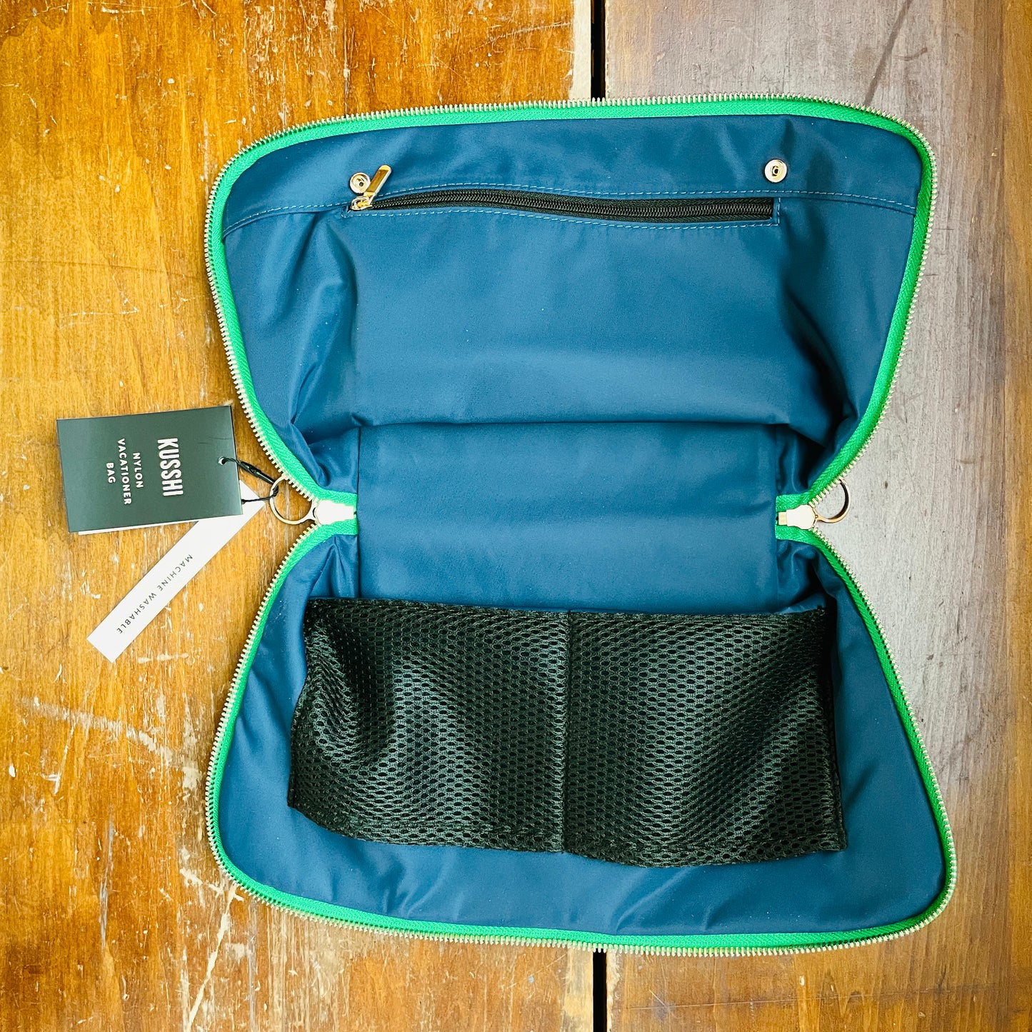 KUSSHI Vacationer Green & Navy Makeup Bag