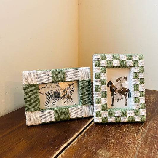 Hand-Woven Checkered Green & White Pattern Photo Frame