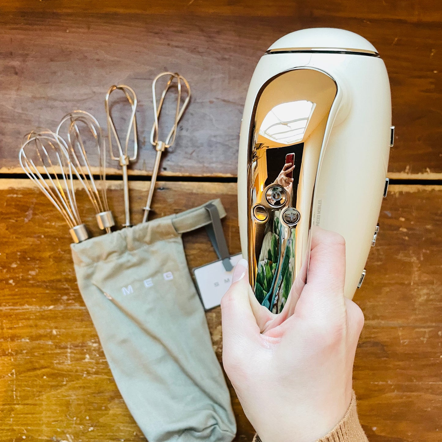 SMEG Cream Electric Hand Mixer