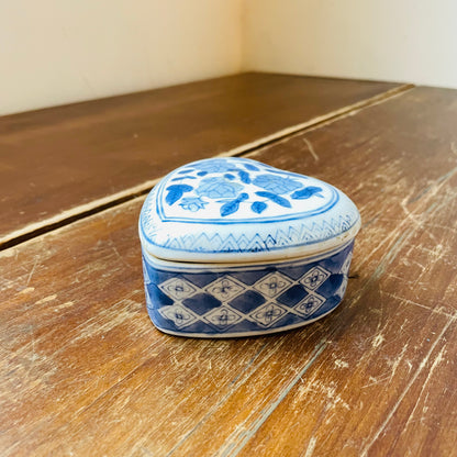 Chinoiserie Heart Trinket Box- Vintage