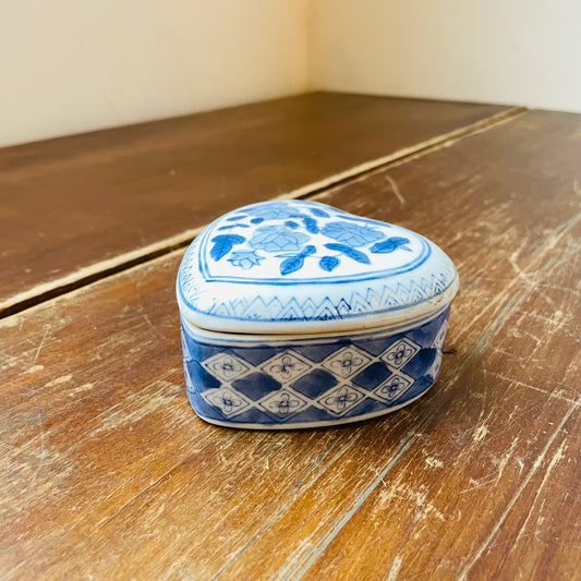 Chinoiserie Heart Trinket Box- Vintage