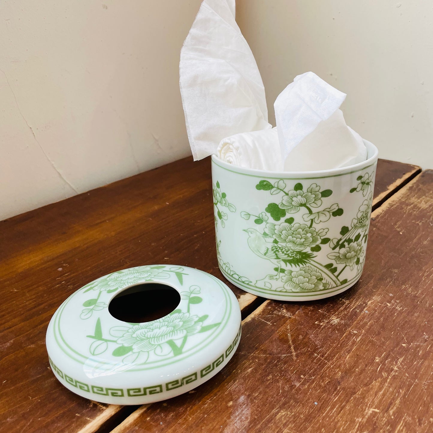 The Jade Tissue Vessel