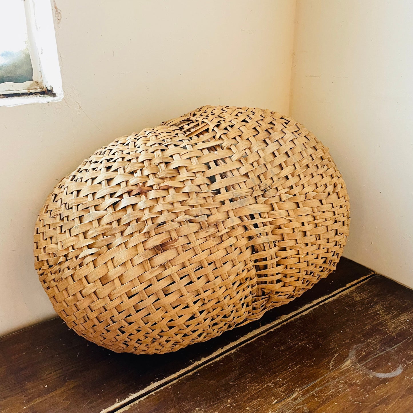 Large Oak Buttocks Basket- Vintage