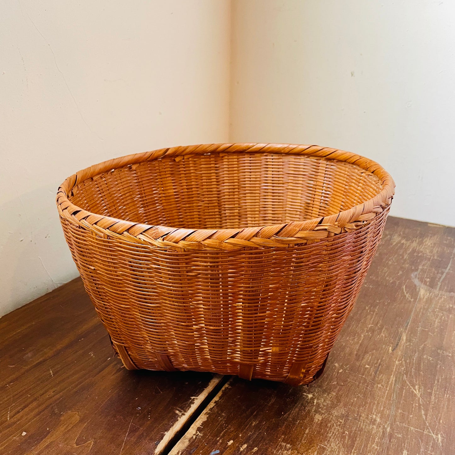 Square Bottom Round Basket- Vintage