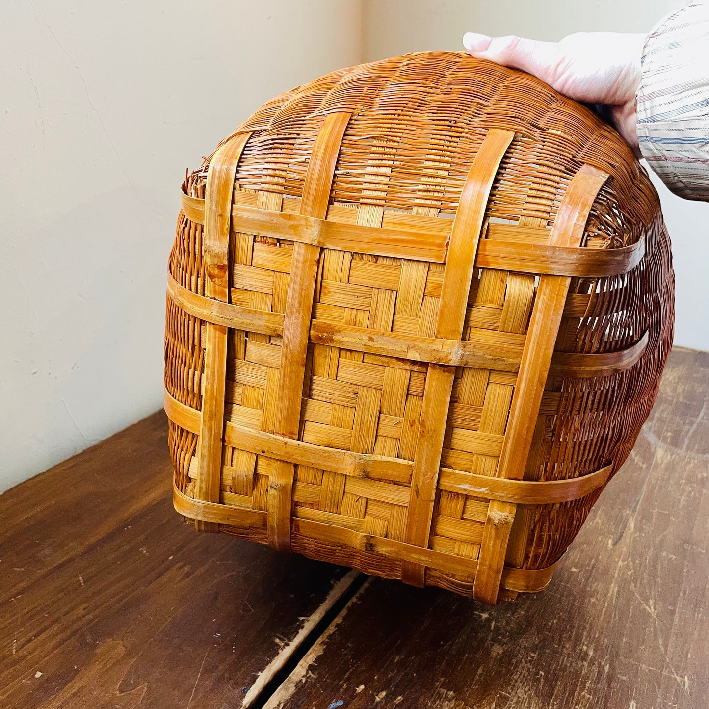 Square Bottom Round Basket- Vintage