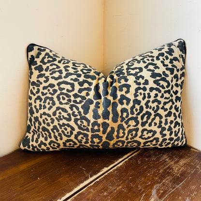 Jaguar Pattern Velvet Lumbar Pillow