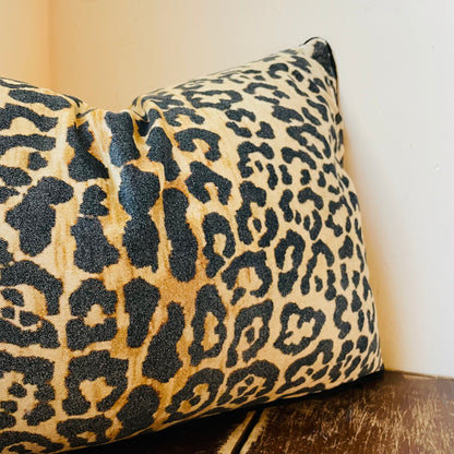 Jaguar Pattern Velvet Lumbar Pillow