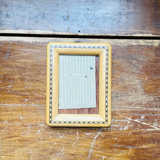 Patterned & Rounded Corner Wooden Frame- Vintage