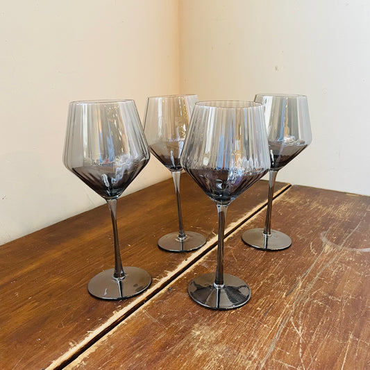 Chelsea Iridescent Optic Wine Glass