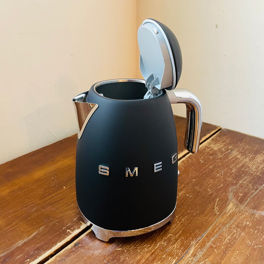 SMEG Matte Black Electric Kettle