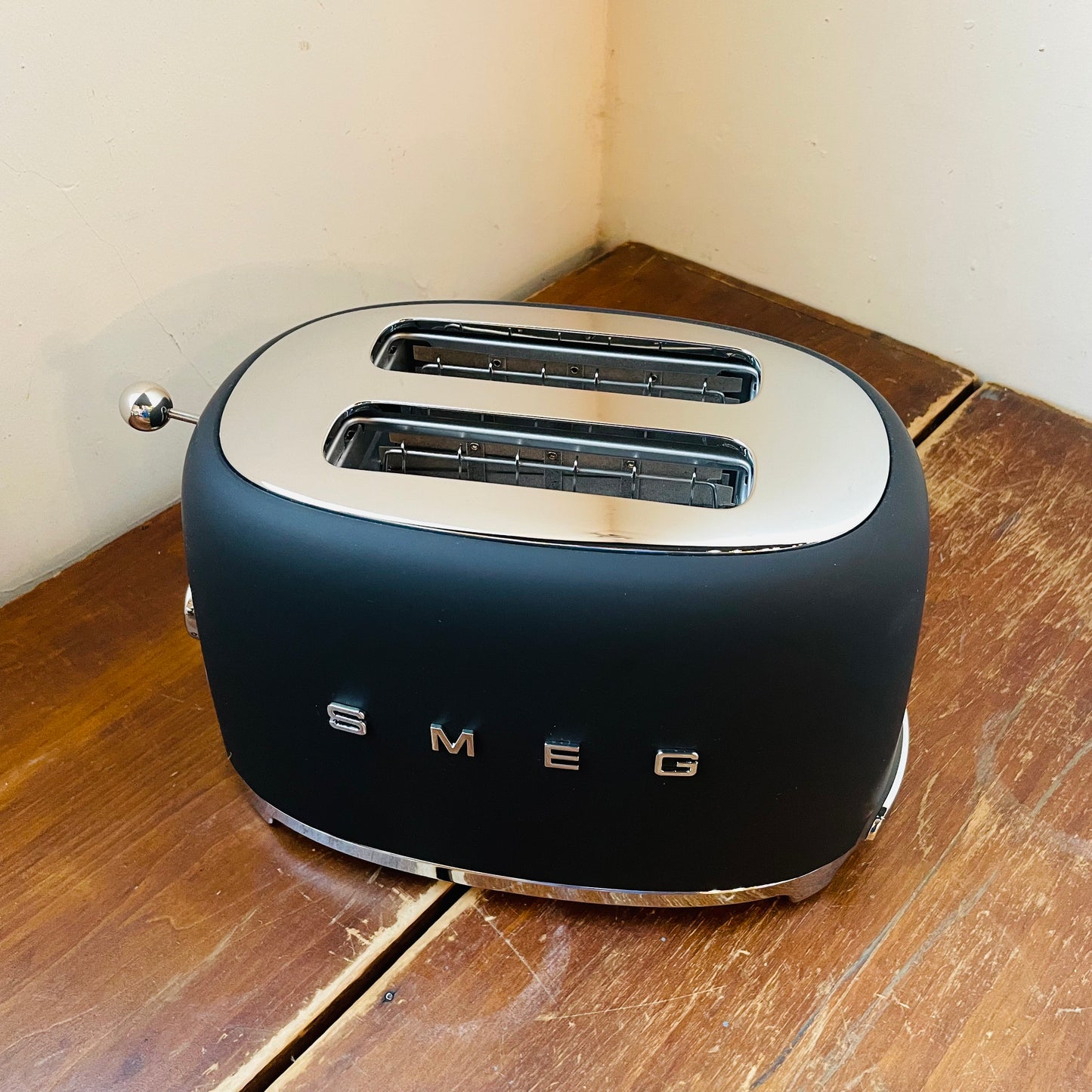 SMEG Matte Black 2 Slice Toaster