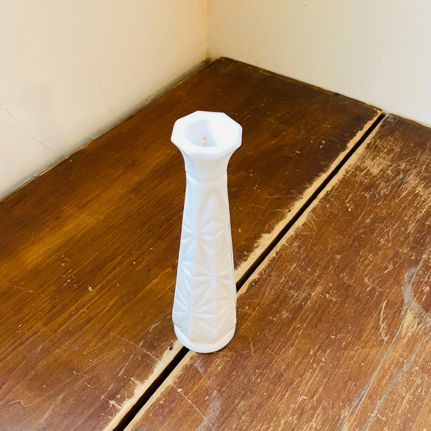Hoosier Starburst Milk Glass Bud Vase- Vintage