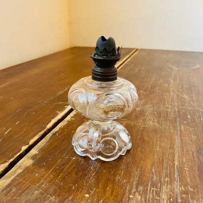 Bullseye Daisy Fingerhold Hold Lamp- Vintage