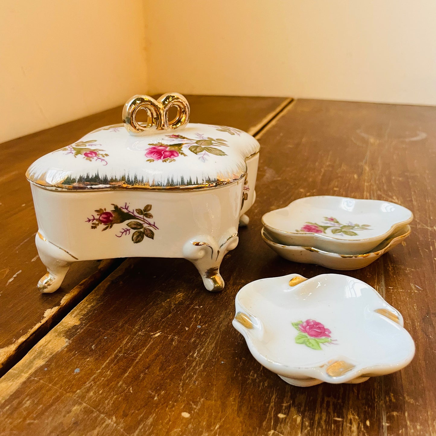 Footed Moss Rose Procelain Trinket Box with Dishes- Vintage