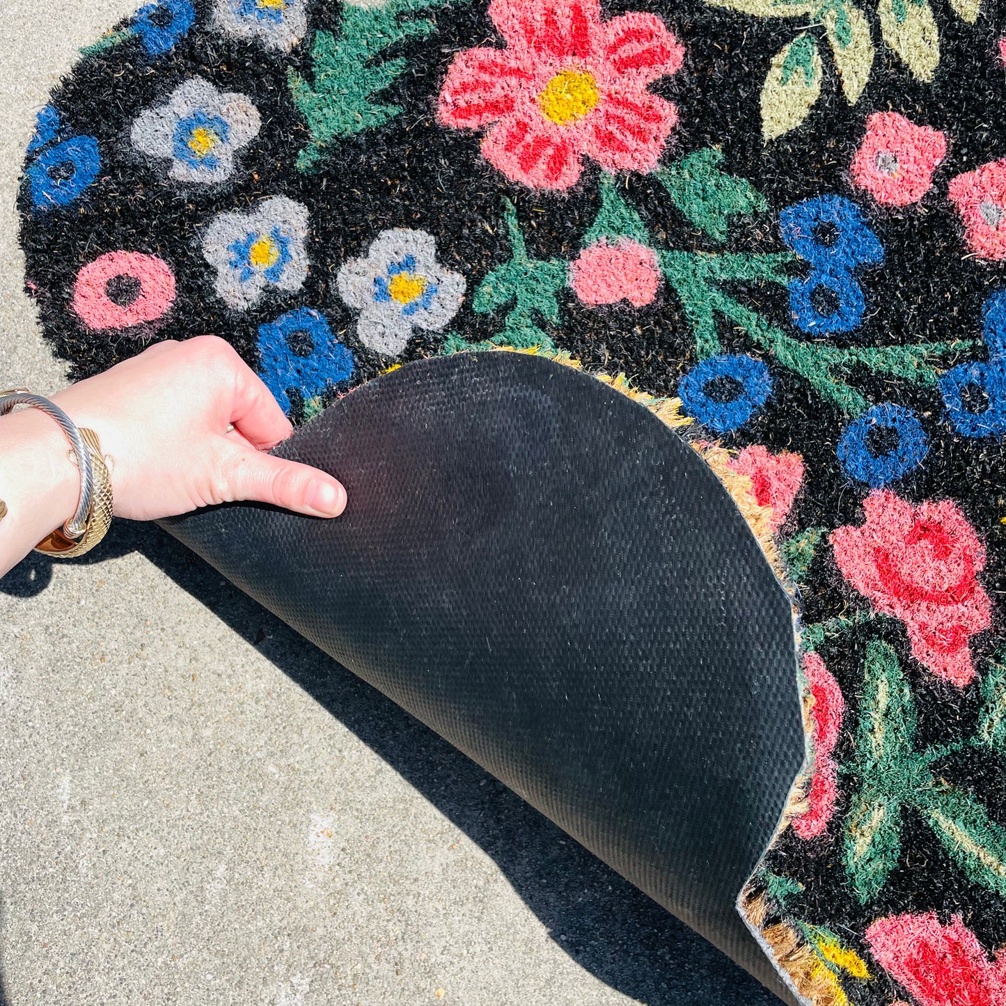 Black & Floral Portico 2' x 3' Rug