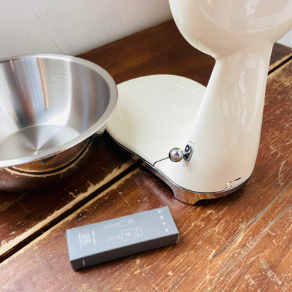 SMEG Cream Kitchen Scale