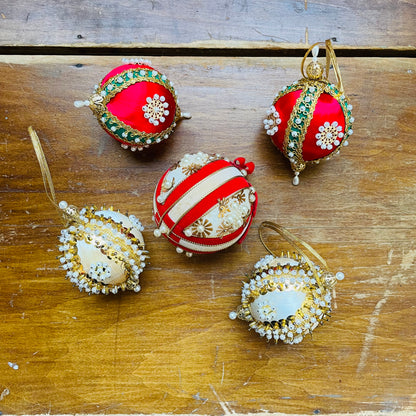 Pin & Bead Bauble- Vintage