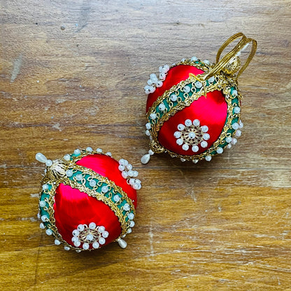 Pin & Bead Bauble- Vintage