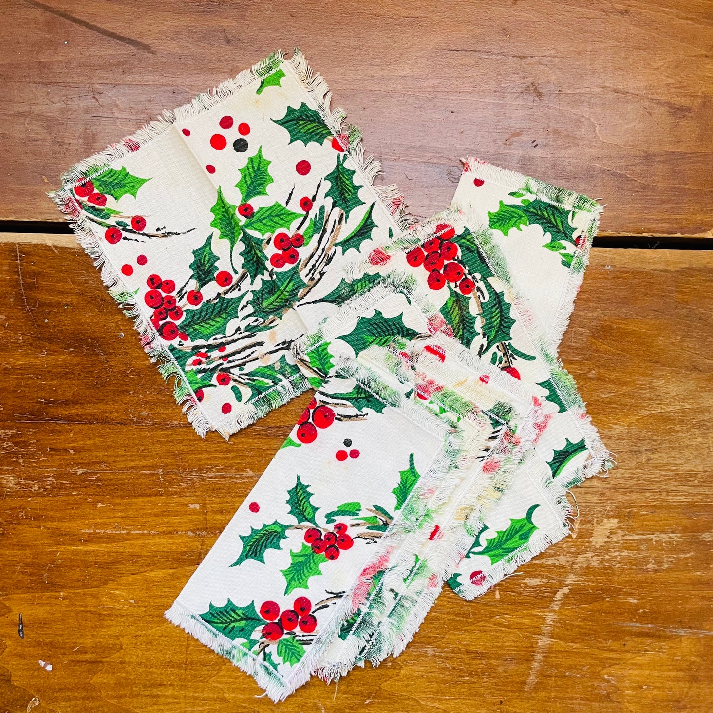 Holly Berry Napkins- Set of 8- Vintage