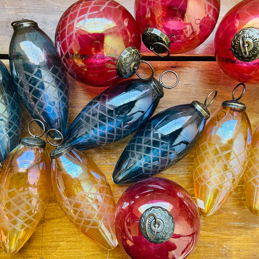 Glass Etched Ornament- Vintage