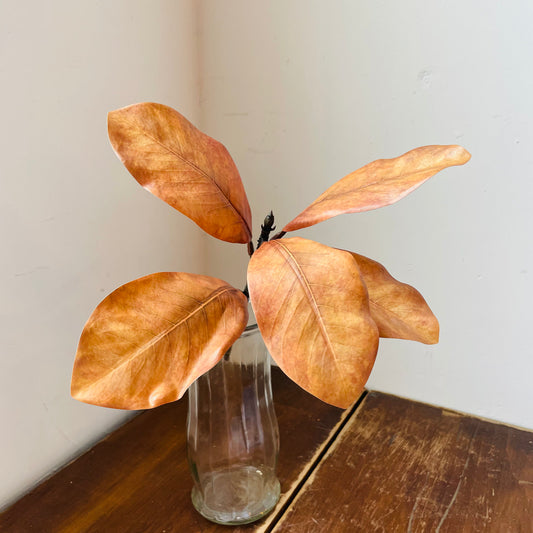 Cinnamon Magnolia Pick