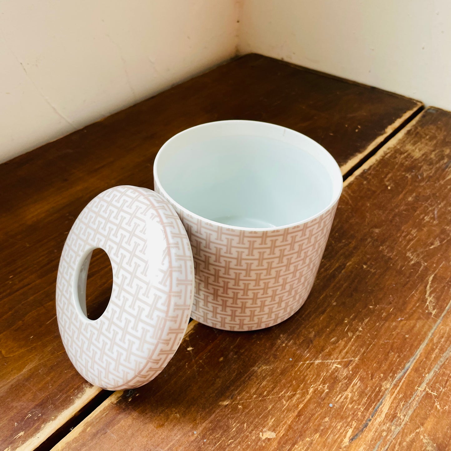 The Hattie Tissue Vessel