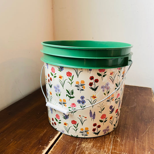 Garden Study 3.5 Gallon Garden Bucket