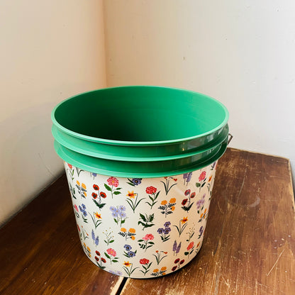 Garden Study 3.5 Gallon Garden Bucket