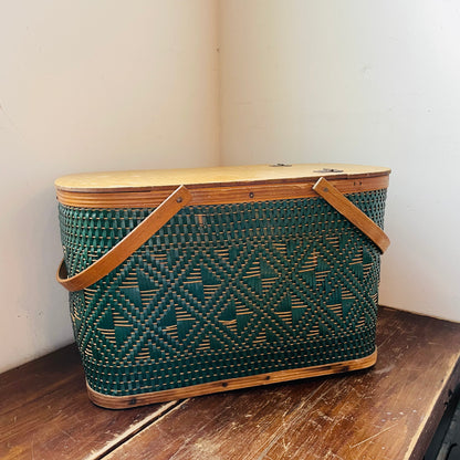 Hawkeye Picnic Basket- Vintage