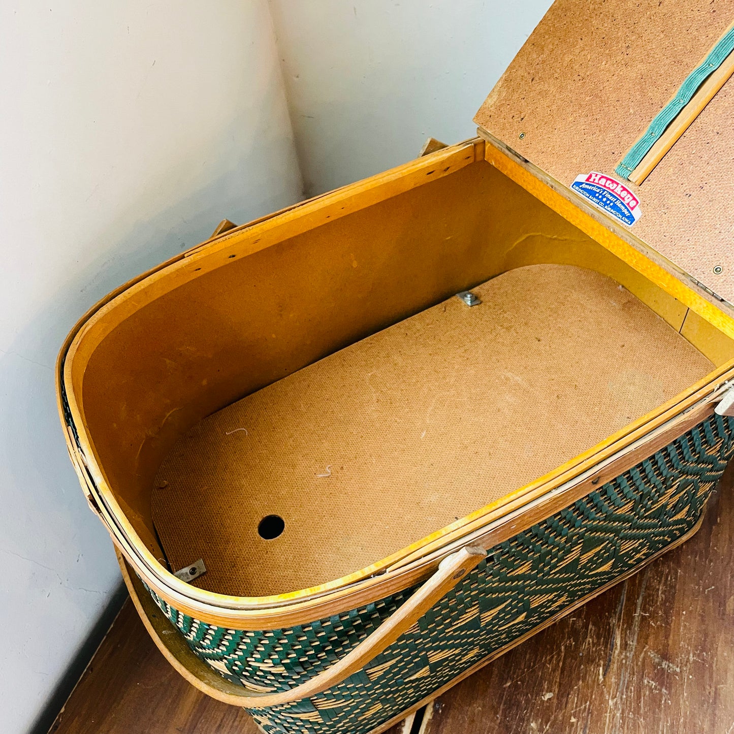 Hawkeye Picnic Basket- Vintage