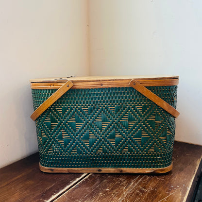 Hawkeye Picnic Basket- Vintage