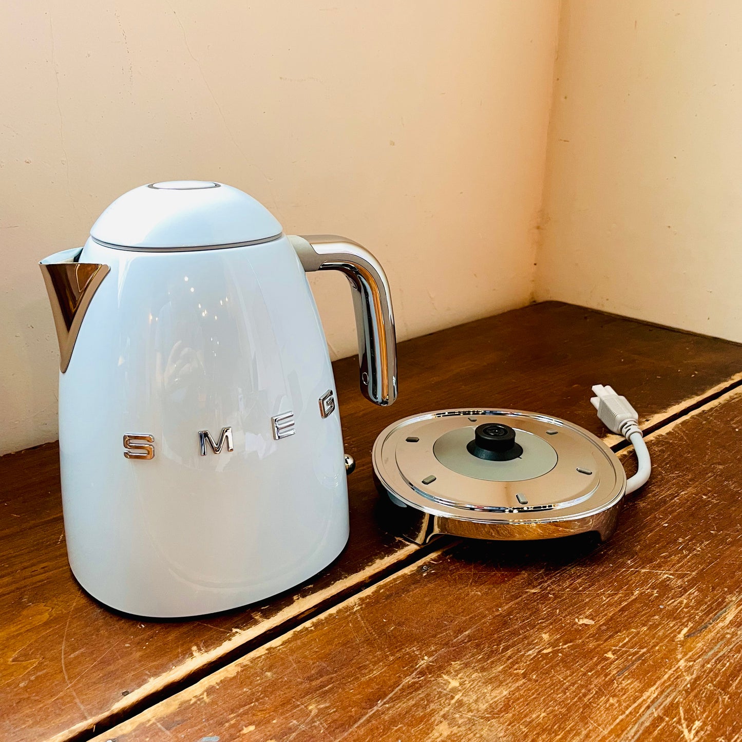 SMEG Pastel Blue Electric Kettle