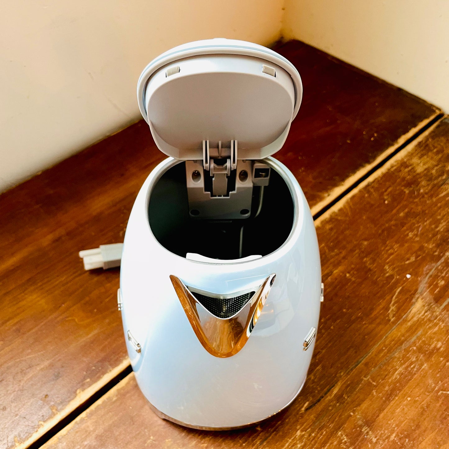 SMEG Pastel Blue Electric Kettle