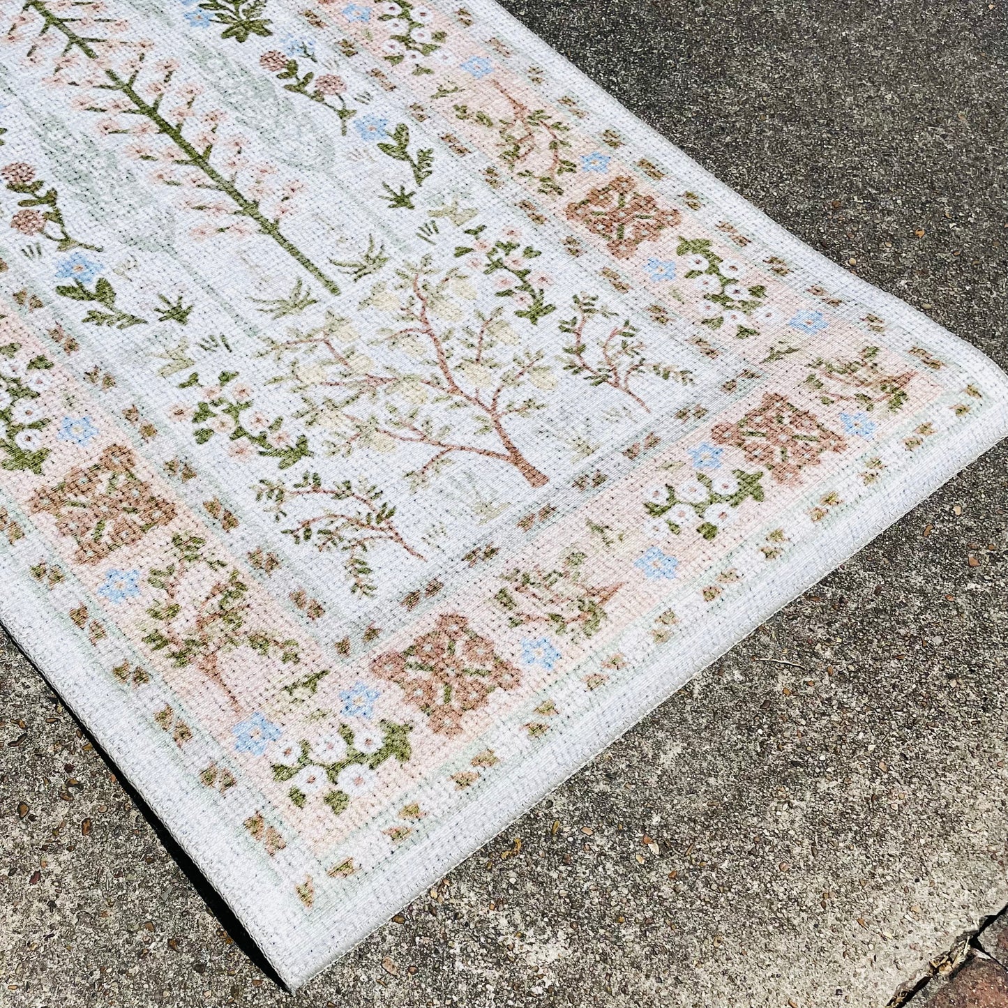Canopy Cream 2'3"x5' Runner