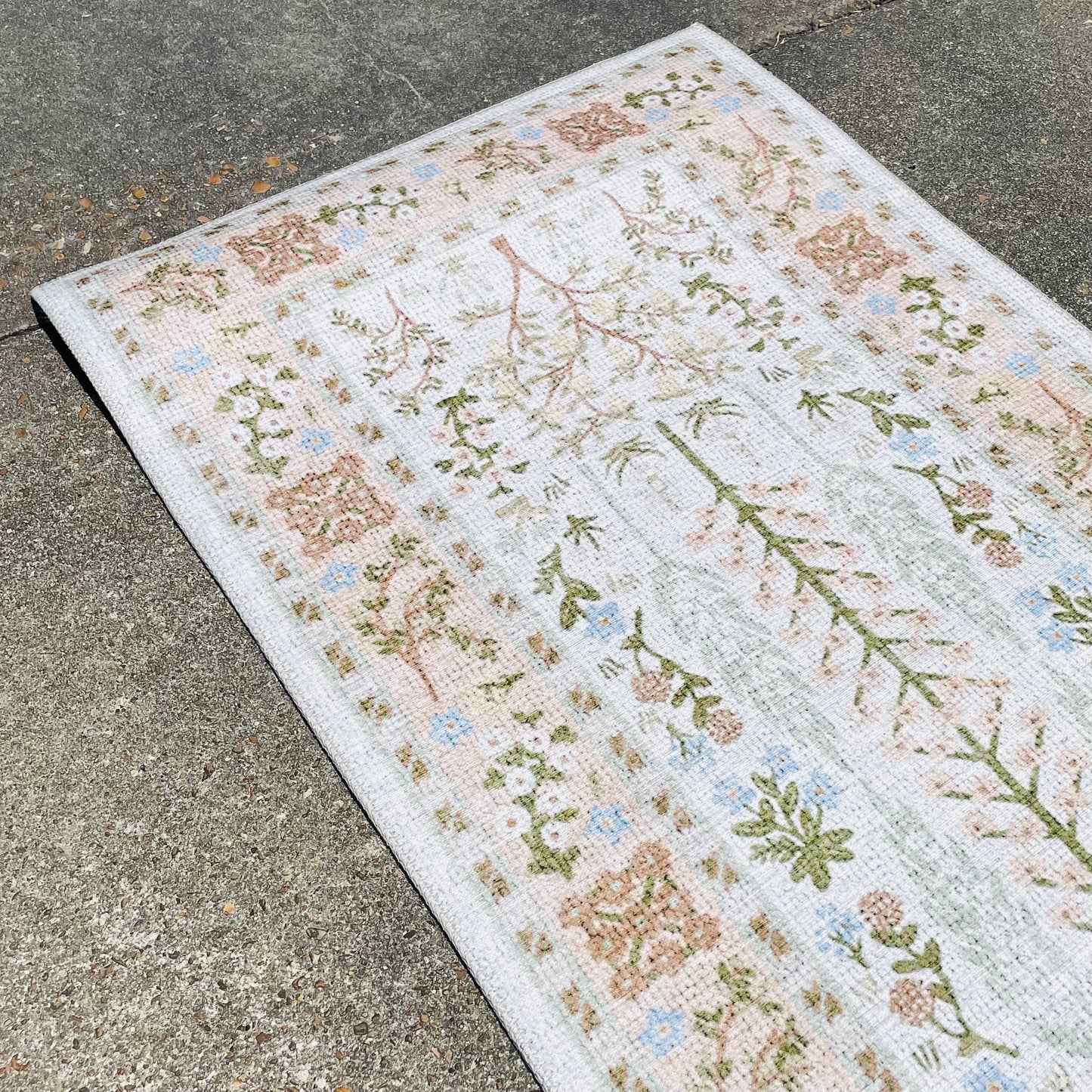 Canopy Cream 2'3"x5' Runner