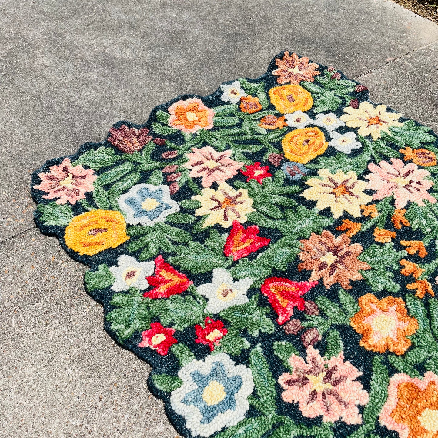 Edith Navy & Multicolored 3'6"x5'6" Rug
