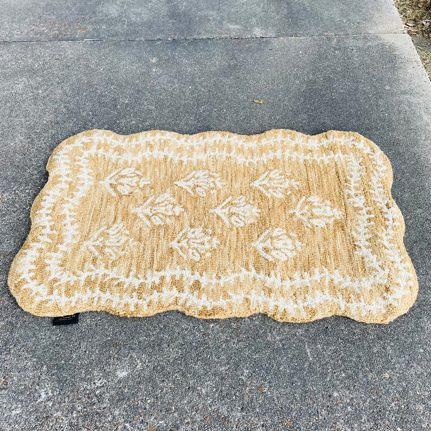 Lisette Wheat & Ivory 2'3"x3'9" Rug
