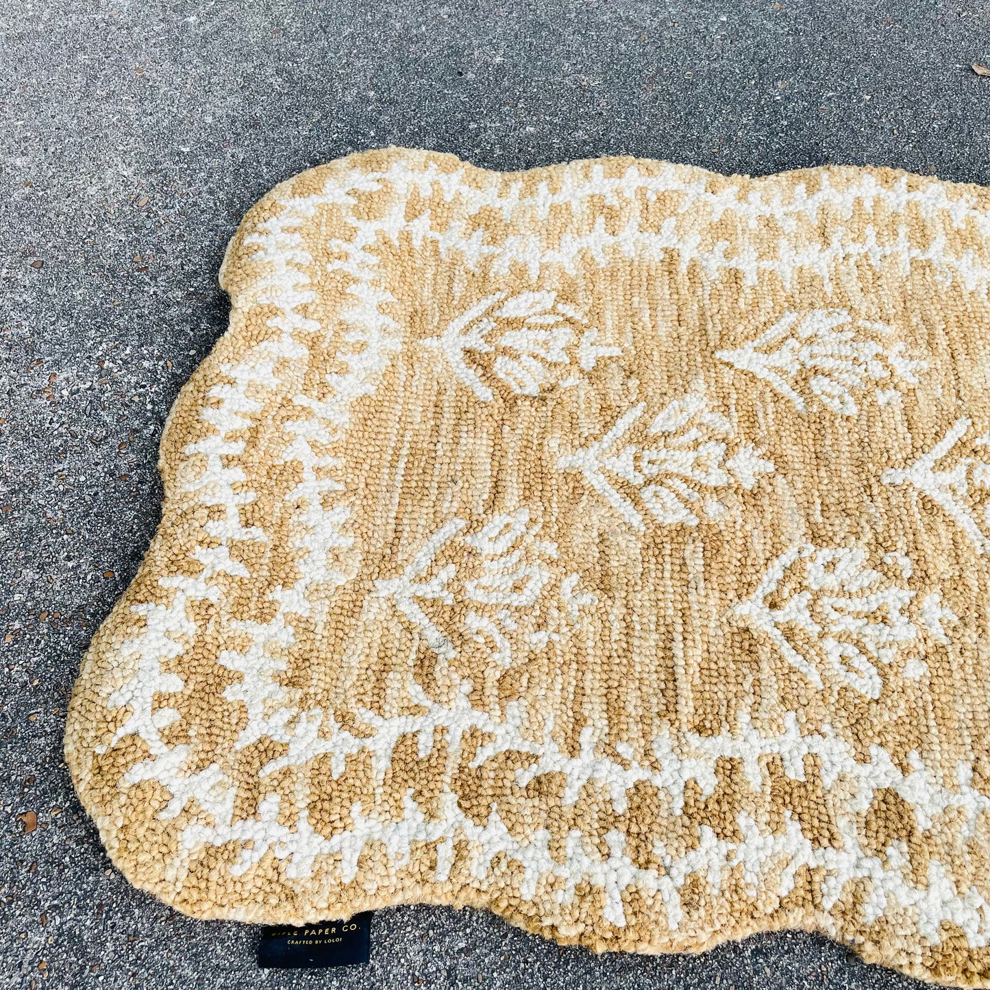 Lisette Wheat & Ivory 2'3"x3'9" Rug