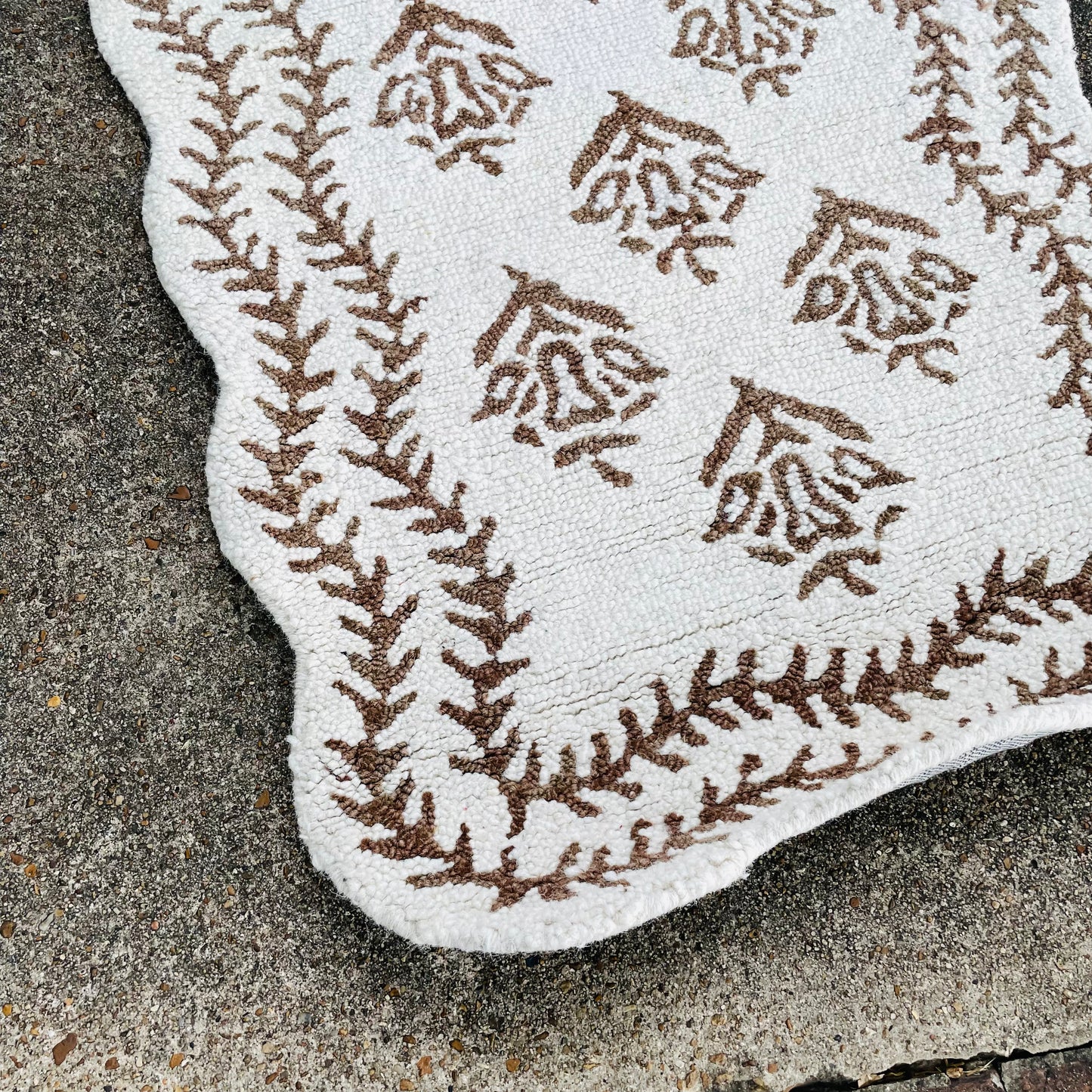 Lisette Ivory & Natural 2'6"x7'6" Runner
