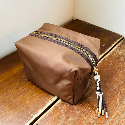 Jet Large Boxy Pouch