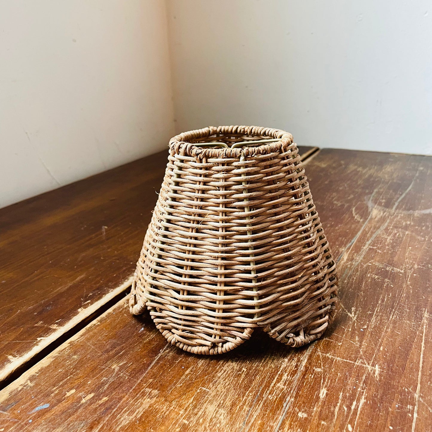 Scalloped Rattan Clip-on Lamp Shade