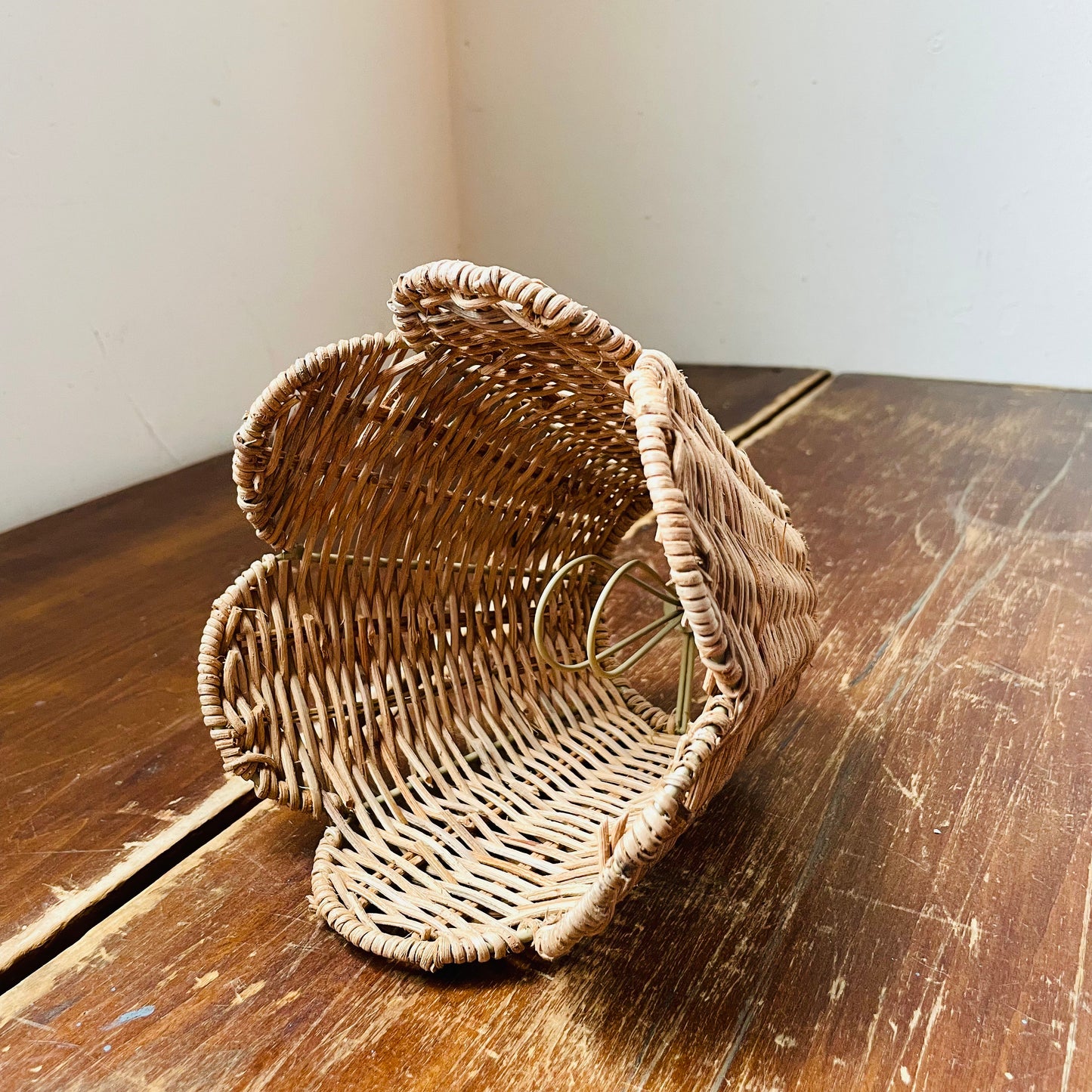 Scalloped Rattan Clip-on Lamp Shade