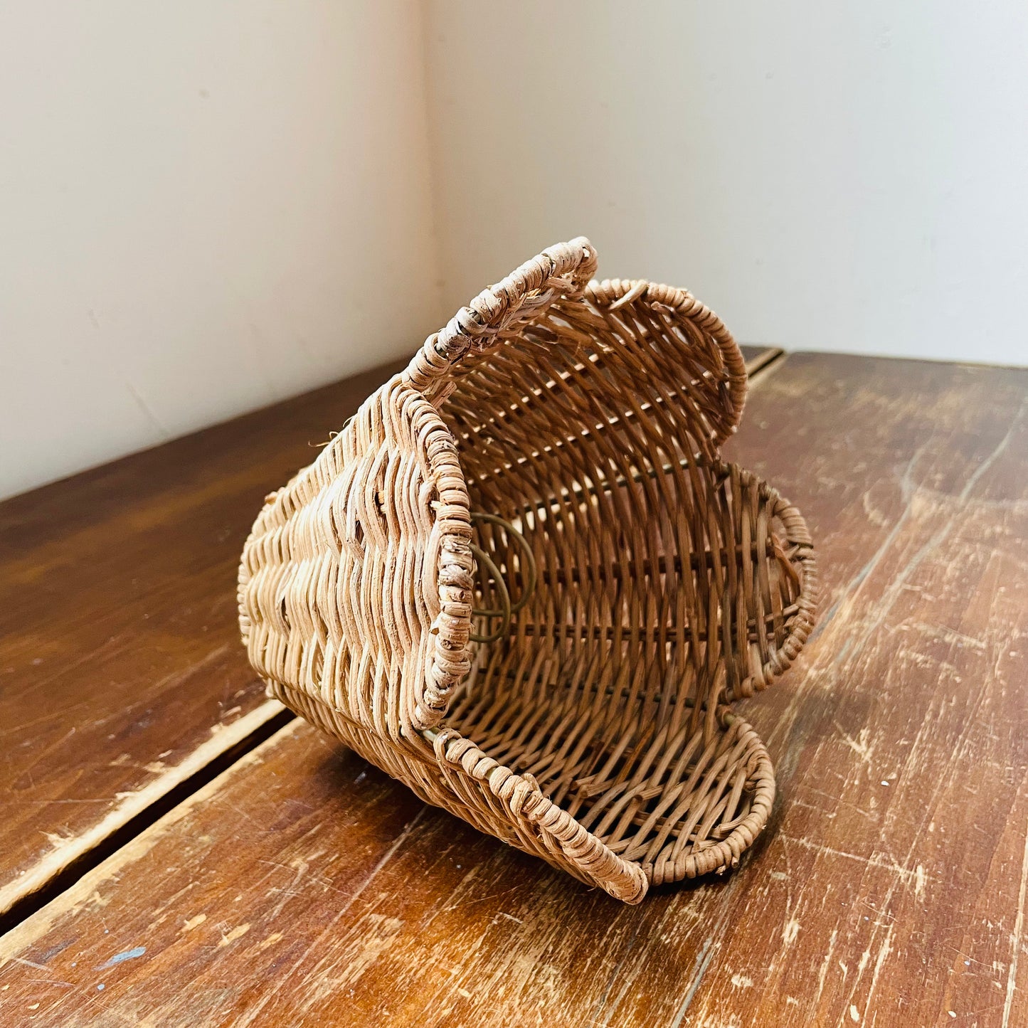 Scalloped Rattan Clip-on Lamp Shade