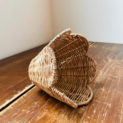 Scalloped Rattan Clip-on Lamp Shade