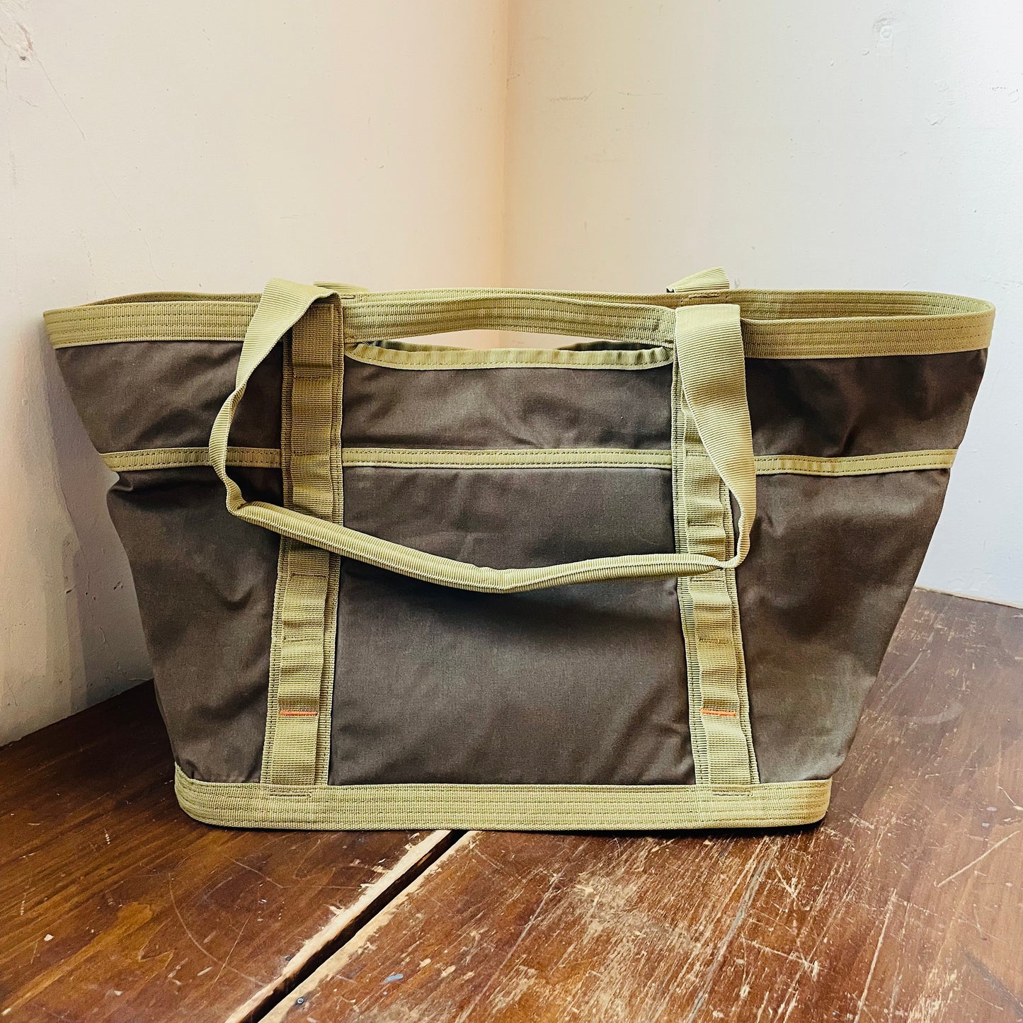 Medium Pin Oak & Wheat Canvas Gear Tote